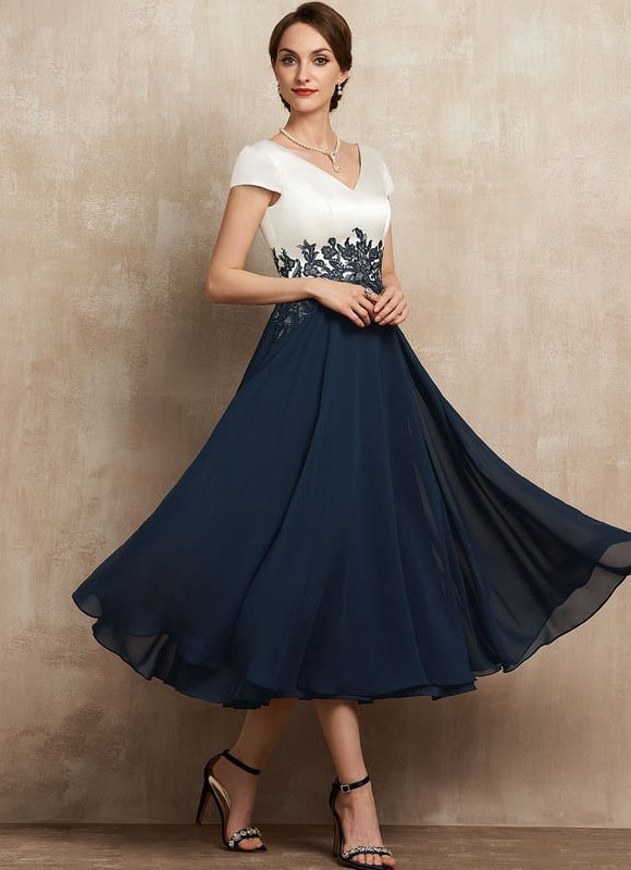 Robe Élégante Col V Satinée Chic - gallery 5