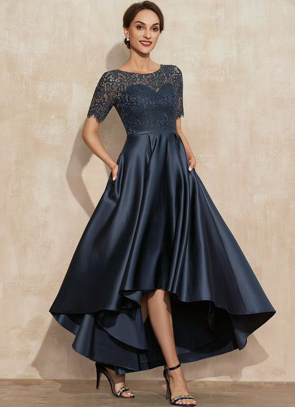 Robe Élégante Satinée Col Illusion