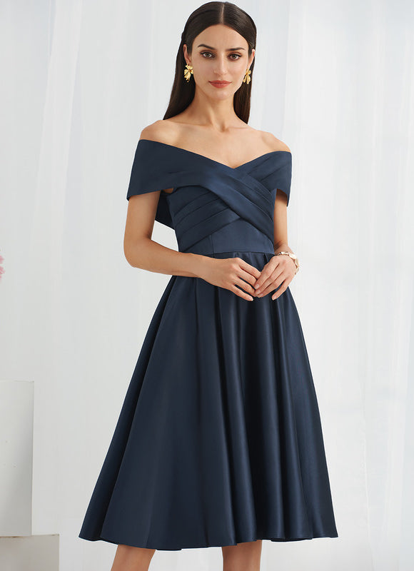 Robe Satinée Épaule Dénudée Élégante