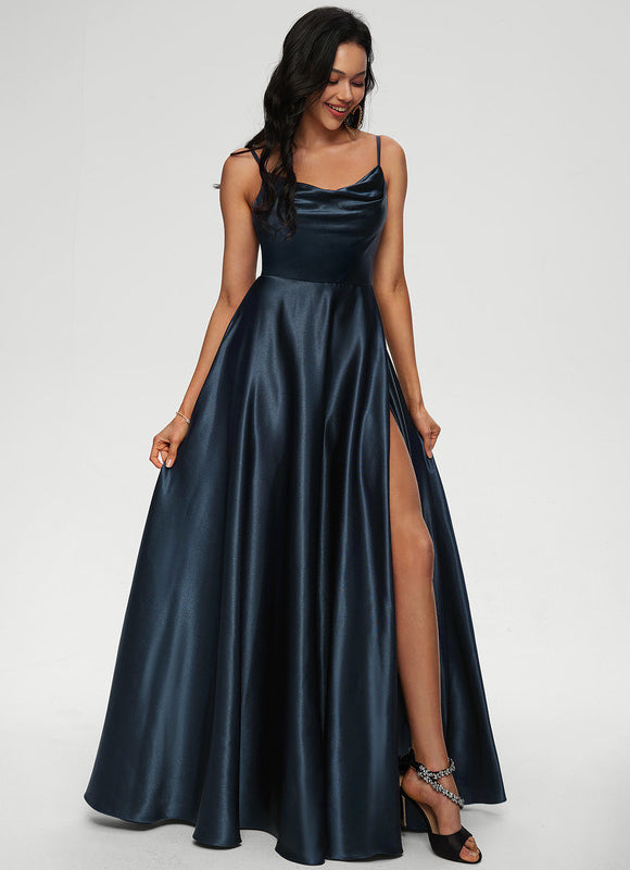 Robe Satinée Élégante Fendue Nuit - gallery 2