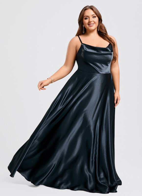 Robe Satinée Élégante Fendue Nuit - gallery 8