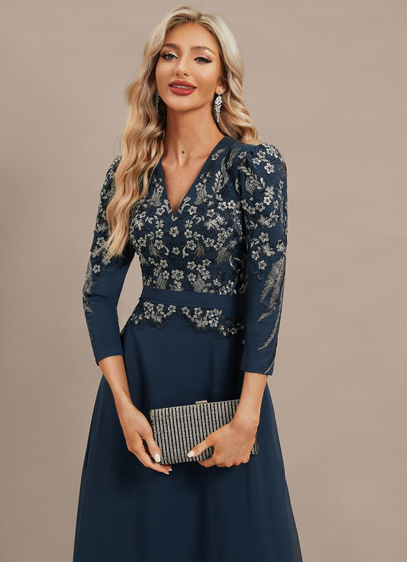 Robe Élégante Col V Brodée Nuit - gallery 1