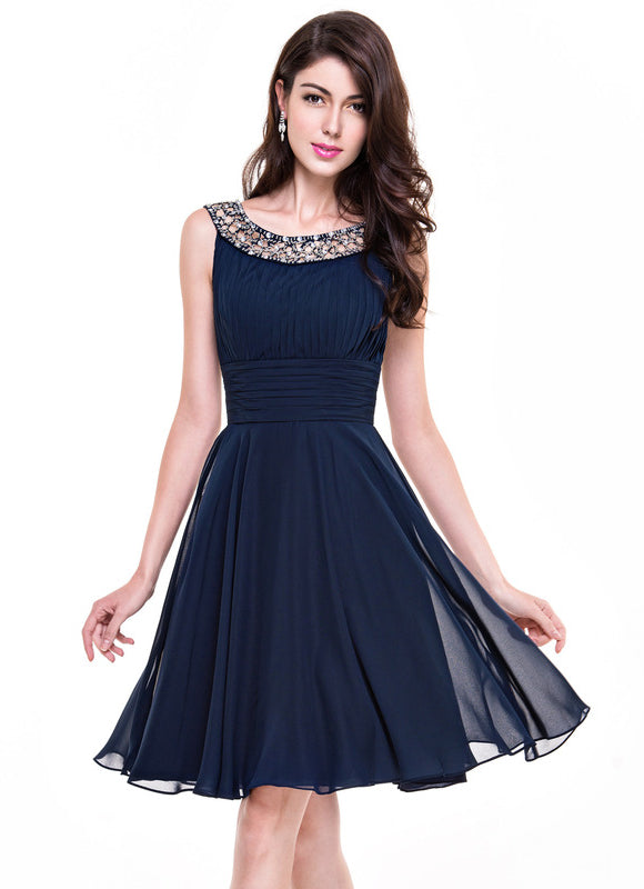 Robe Cocktail Élégante Col Bijoux