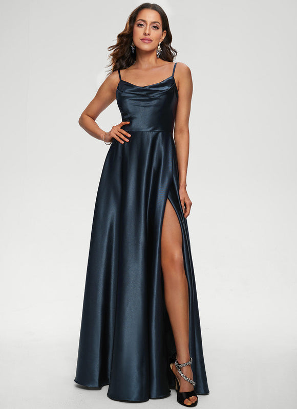 Robe Satinée Élégante Fendue Nuit